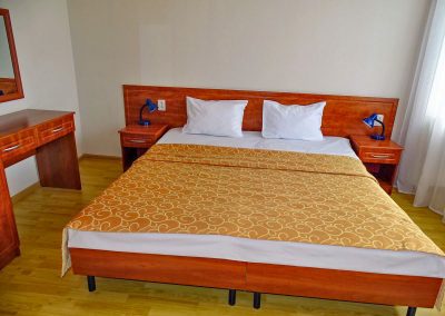 2 местный номер 1 категории 2 комнатный в 10А корпусе в санатории Родник города Пятигорск - фотография